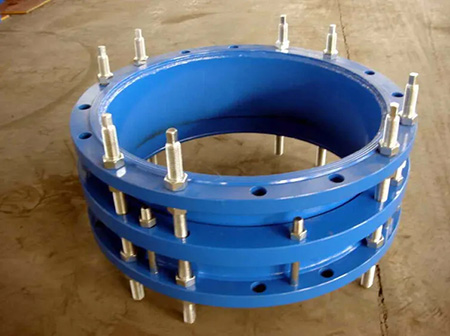 Double flange blowdown pipe Force transfer joint